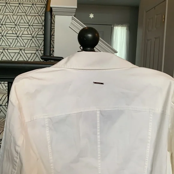 BOSS SESY, CUTE, BEAUTIFUL, FLATTERING BLOSE - Picture 8 of 16